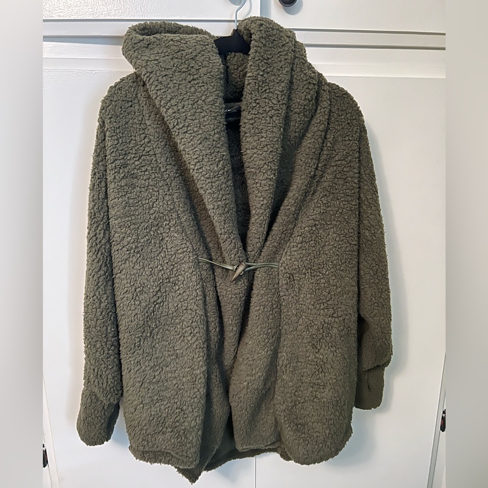 BRAND NEW POPFLEX Sherpa Sweater Wrap!